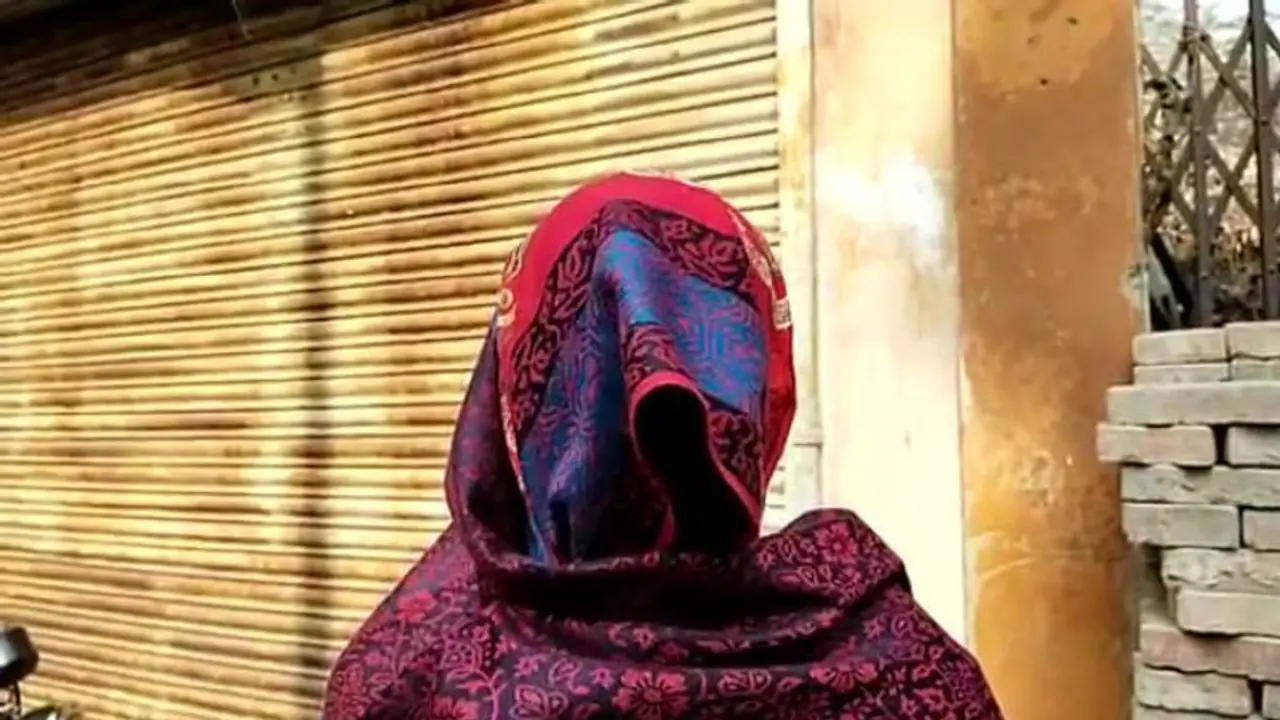 హైదరాబాద్ లో దారుణం... ఒంటరి మహిళపై అఘాయిత్యం, హత్యాయత్నం హైదరాబాద్ లో దారుణం... ఒంటరి మహిళపై అఘాయిత్యం, హత్యాయత్నం