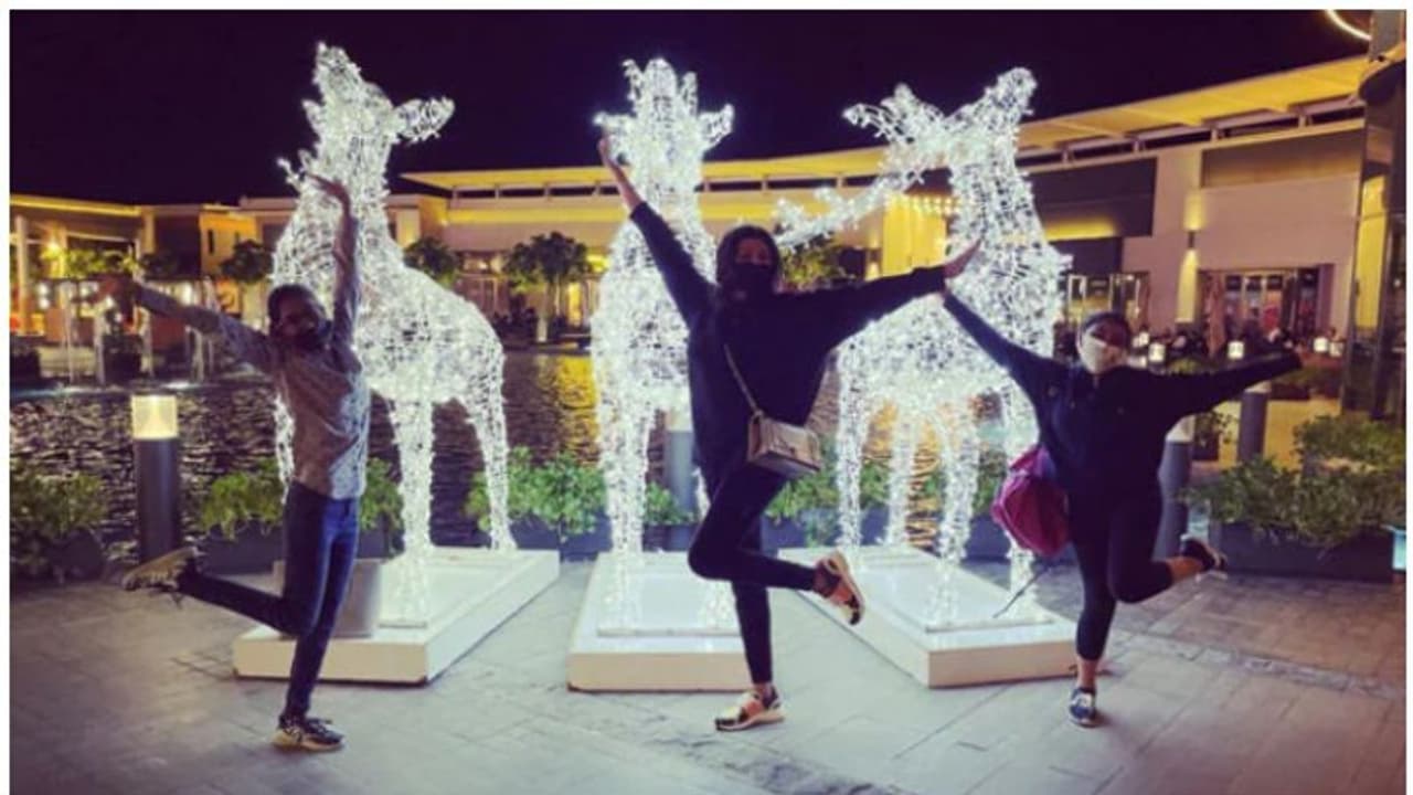 'ഒന്നിനും നമ്മുടെ സന്തോഷത്തെ മറച്ചുവയ്ക്കാനാകില്ല', മുഖത്ത് 'മാസ്കു'മായി സുസ്മിത സെൻ! 'ഒന്നിനും നമ്മുടെ സന്തോഷത്തെ മറച്ചുവയ്ക്കാനാകില്ല', മുഖത്ത് 'മാസ്കു'മായി സുസ്മിത സെൻ!