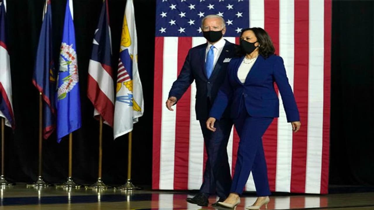 बाइडेन की टीम में 8 अहम पदों पर भारतीयों का कब्जा, राष्ट्रपति की स्पीच तैयार करेंगे विनय रेड्डी बाइडेन की टीम में 8 अहम पदों पर भारतीयों का कब्जा, राष्ट्रपति की स्पीच तैयार करेंगे विनय रेड्डी