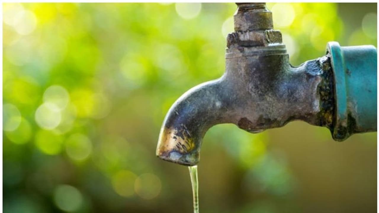 കോടികള് മുടക്കിയിട്ടും ജനങ്ങള്ക്ക് ശുദ്ധജലം കിട്ടിയില്ല; ജലനിധി പദ്ധതിയിൽ വ്യാപകമായ ക്രമക്കേടെന്ന് വിജിലൻസ് കോടികള് മുടക്കിയിട്ടും ജനങ്ങള്ക്ക് ശുദ്ധജലം കിട്ടിയില്ല; ജലനിധി പദ്ധതിയിൽ വ്യാപകമായ ക്രമക്കേടെന്ന് വിജിലൻസ്