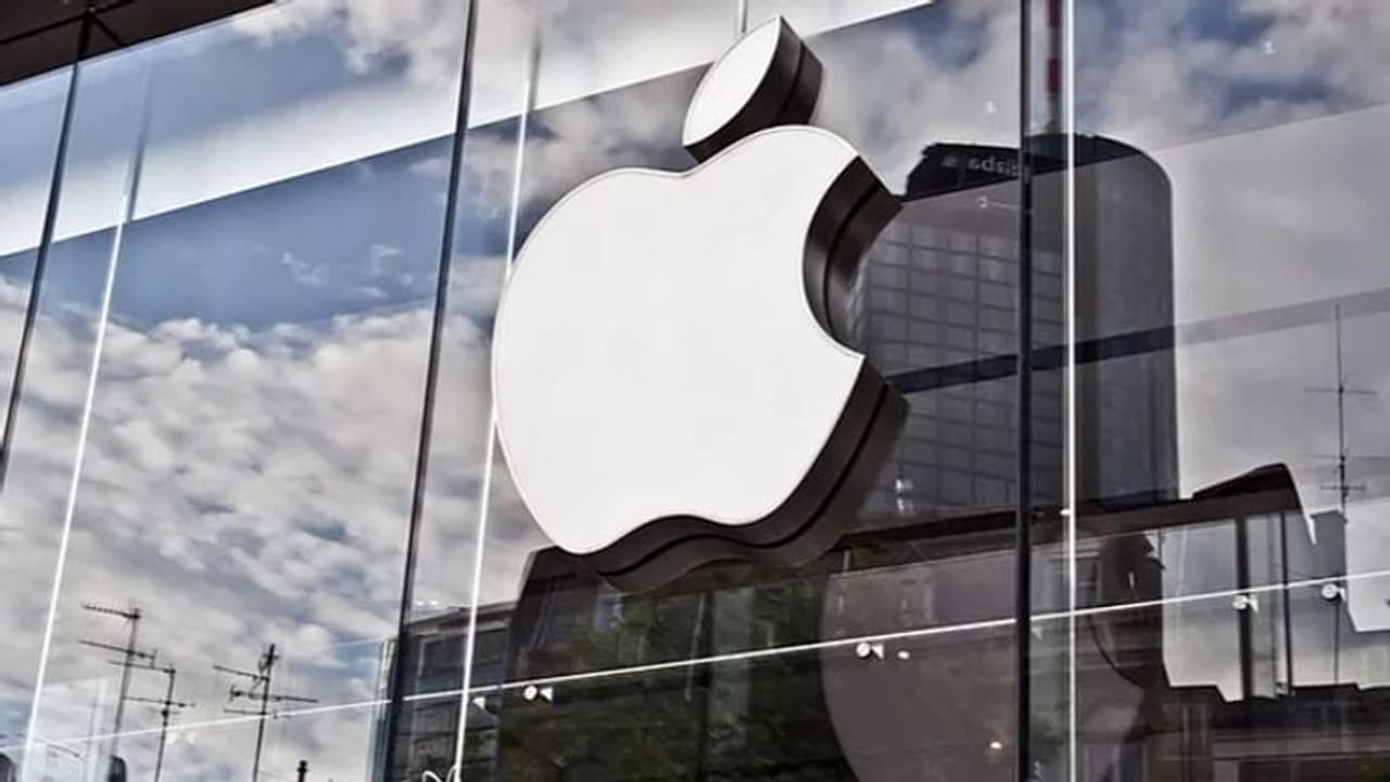 ആപ്പിള് ക്ലൌഡ് സേവനത്തില് തകരാര്; ഒടുവില് പരിഹരിച്ചു ആപ്പിള് ക്ലൌഡ് സേവനത്തില് തകരാര്; ഒടുവില് പരിഹരിച്ചു