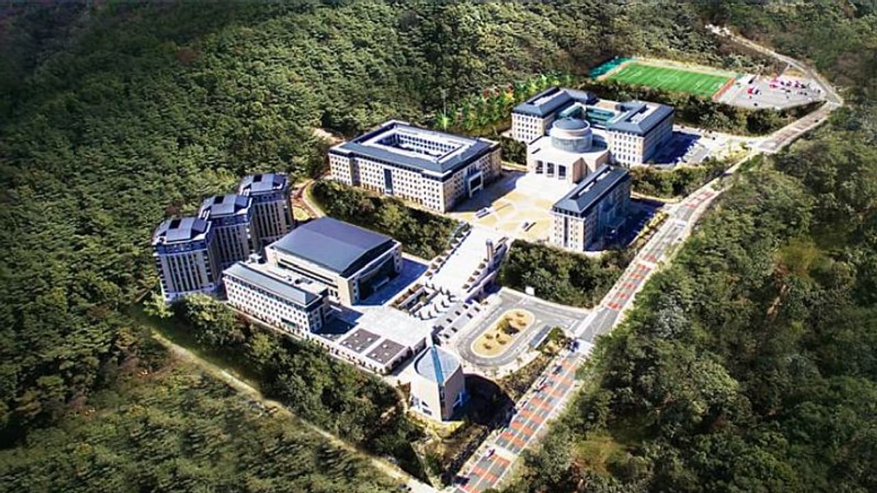 'Save Hindi': South Korean students appeal to PM Modi