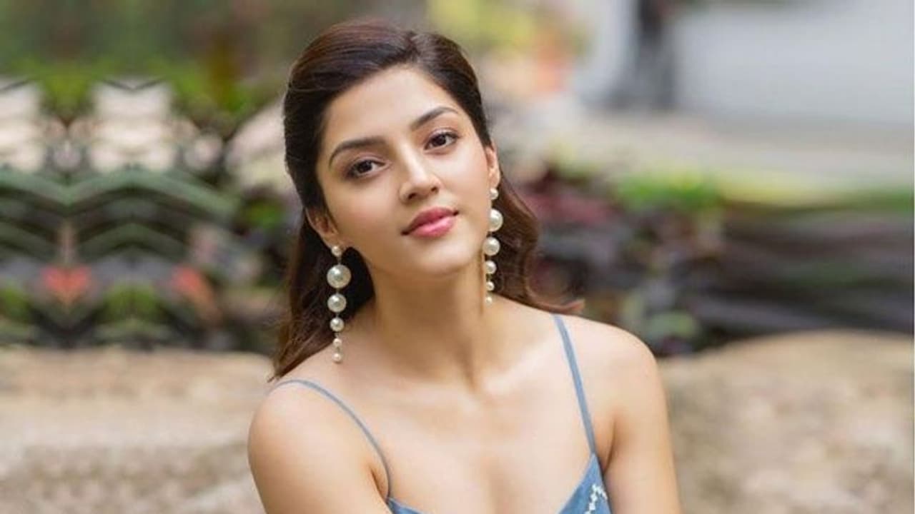 బాలయ్యతో సినిమా.. క్లారిటీ ఇచ్చిన మెహరీన్ బాలయ్యతో సినిమా.. క్లారిటీ ఇచ్చిన మెహరీన్