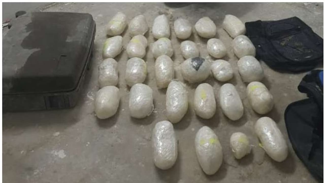 ലഹരി മരുന്ന് കള്ളക്കടത്ത്, കള്ളപ്പണം വെളുപ്പിക്കല്; ഒമാനില് രണ്ടുപേര് പിടിയില് ലഹരി മരുന്ന് കള്ളക്കടത്ത്, കള്ളപ്പണം വെളുപ്പിക്കല്; ഒമാനില് രണ്ടുപേര് പിടിയില്