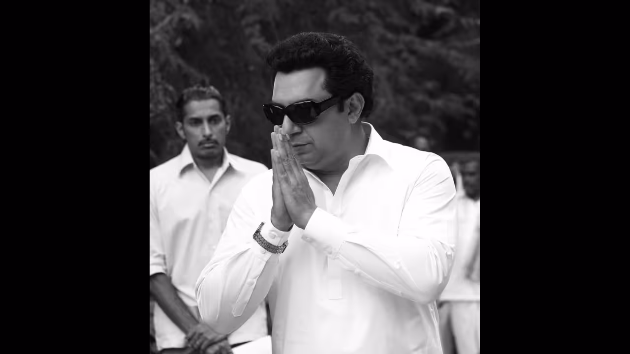 எம்.ஜி.ஆர் பிறந்தநாளில் 'தலைவி' பட ரொமான்ஸ் புகைப்படத்தை வெளியிட்ட கங்கனா..! எம்.ஜி.ஆர் பிறந்தநாளில் 'தலைவி' பட ரொமான்ஸ் புகைப்படத்தை வெளியிட்ட கங்கனா..!