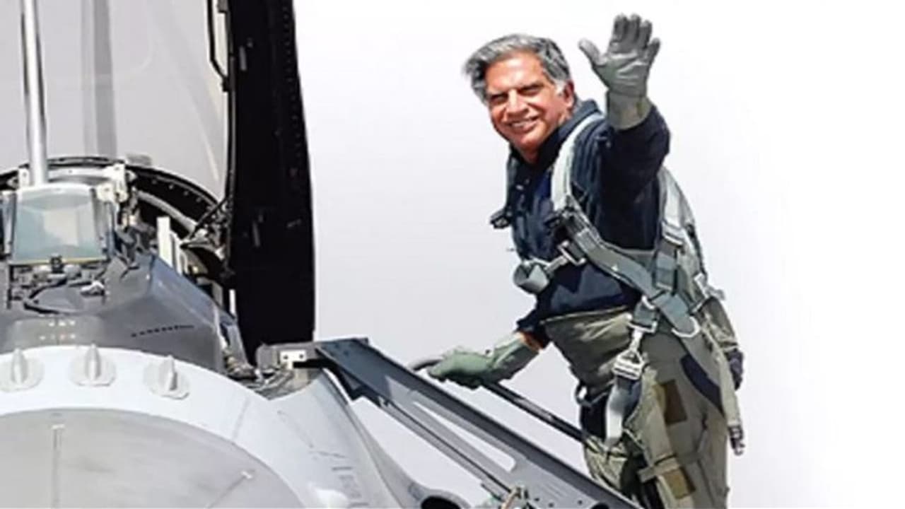 एयर इंडिया की घरवापसी: टाटा संस ने 18 हजार करोड़ की बोली लगाकर भारत की सबसे बड़ी एयरलाइन्स को खरीदा एयर इंडिया की घरवापसी: टाटा संस ने 18 हजार करोड़ की बोली लगाकर भारत की सबसे बड़ी एयरलाइन्स को खरीदा