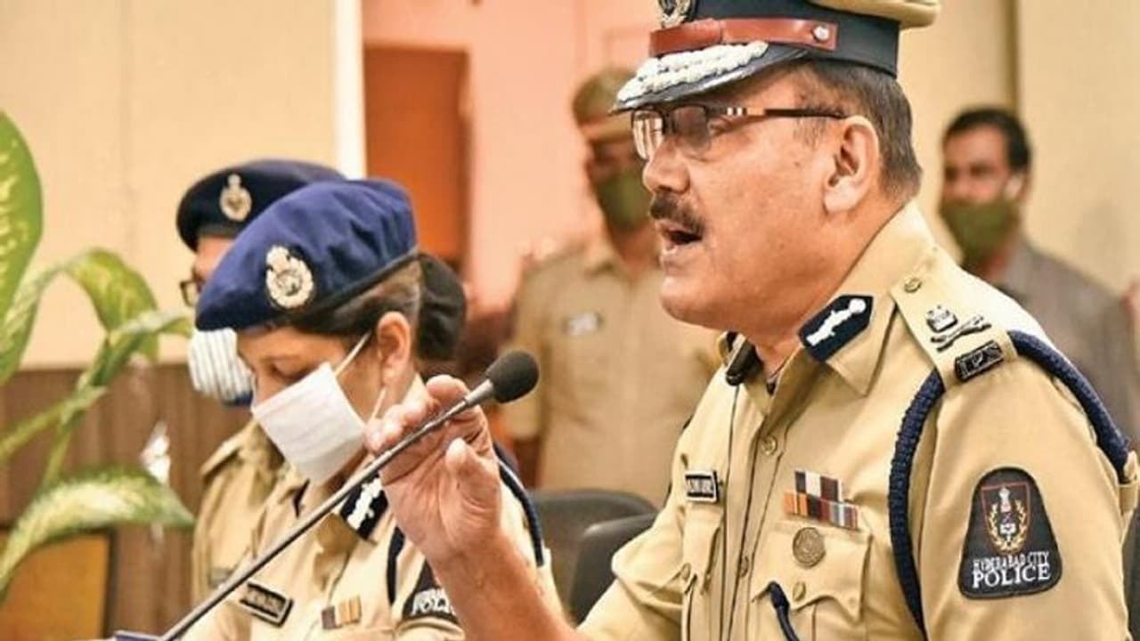 மருத்துவ சீட் வாங்கி தருவதாக மோசடி... சூப்பர் ஸ்கெட்ச் போட்டு தூக்கிய போலீஸ்...! மருத்துவ சீட் வாங்கி தருவதாக மோசடி... சூப்பர் ஸ்கெட்ச் போட்டு தூக்கிய போலீஸ்...!