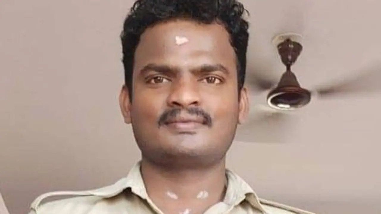 அடுத்த மாதம் திருமணம்... மாரடைப்பால் துடிதுடித்து உயிரிழந்த காவலர்... கதறிய துடித்த பெற்றோர்..! அடுத்த மாதம் திருமணம்... மாரடைப்பால் துடிதுடித்து உயிரிழந்த காவலர்... கதறிய துடித்த பெற்றோர்..!