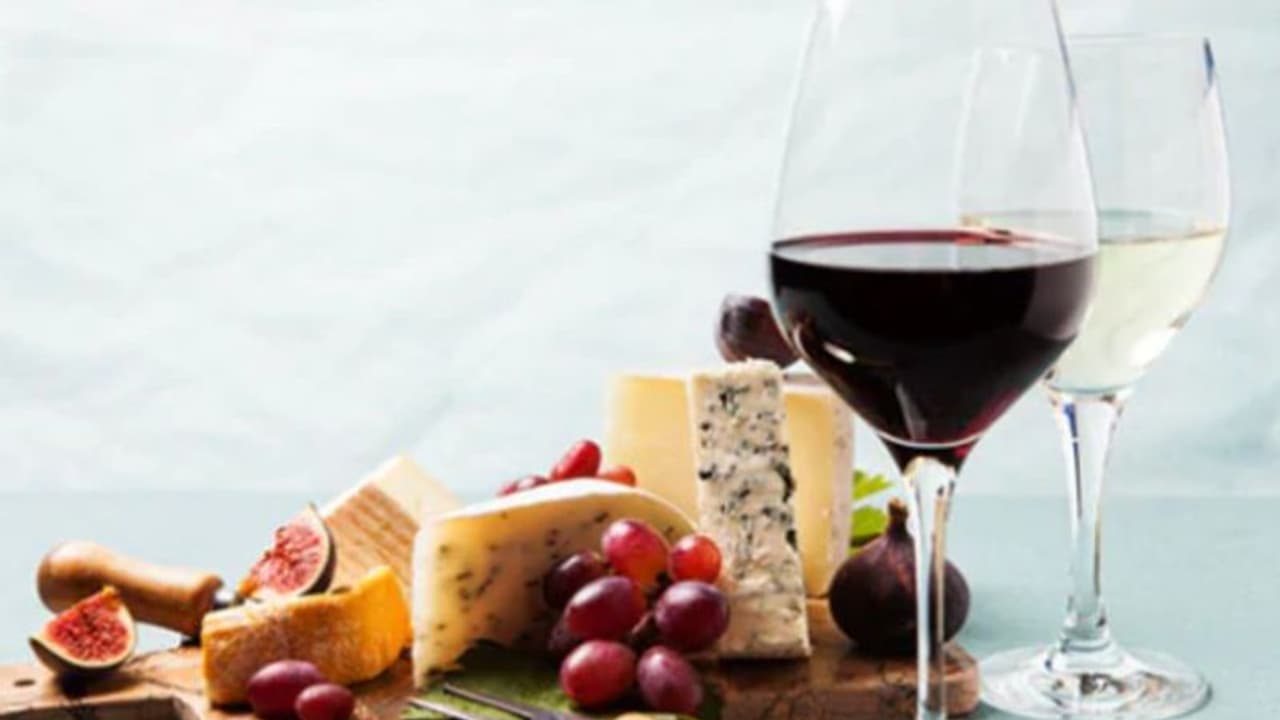 ചീസിനും വൈനിനും ഇങ്ങനെയൊരു ഗുണമോ; ഇത് ക്രിസ്മസ് സ്പെഷ്യല് റിപ്പോര്ട്ട് ചീസിനും വൈനിനും ഇങ്ങനെയൊരു ഗുണമോ; ഇത് ക്രിസ്മസ് സ്പെഷ്യല് റിപ്പോര്ട്ട്