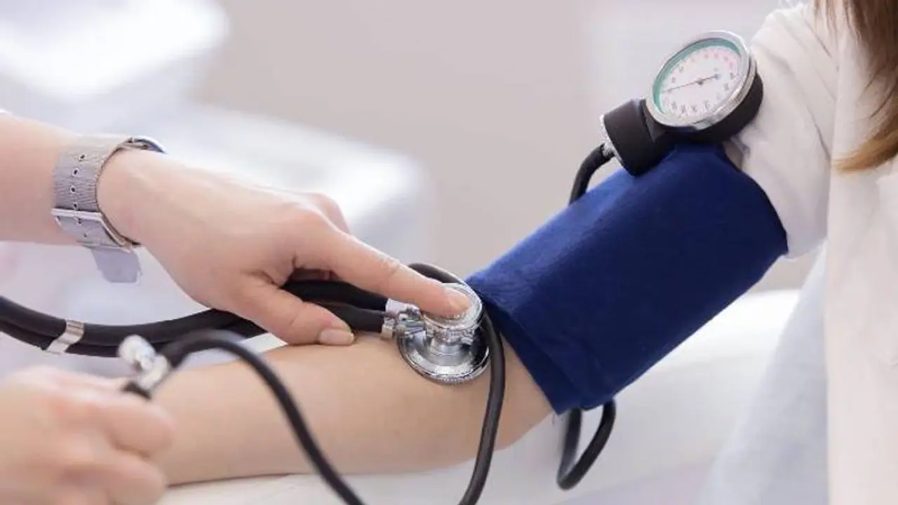 ഉയര്ന്ന രക്തസമ്മര്ദ്ദം; ഒഴിവാക്കാം ഈ ഭക്ഷണങ്ങള്... ഉയര്ന്ന രക്തസമ്മര്ദ്ദം; ഒഴിവാക്കാം ഈ ഭക്ഷണങ്ങള്...