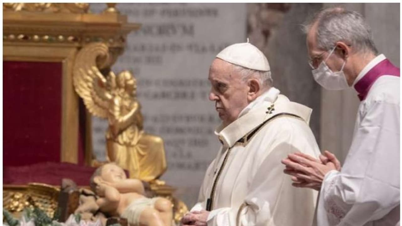 തിരുപ്പിറവി ആഘോഷങ്ങളിൽ ലോകം; പാവപ്പെട്ടവര്ക്കുനേരെ കണ്ണടക്കരുതെന്ന് ഫ്രാൻസിസ് മാര്പ്പാപ്പ തിരുപ്പിറവി ആഘോഷങ്ങളിൽ ലോകം; പാവപ്പെട്ടവര്ക്കുനേരെ കണ്ണടക്കരുതെന്ന് ഫ്രാൻസിസ് മാര്പ്പാപ്പ