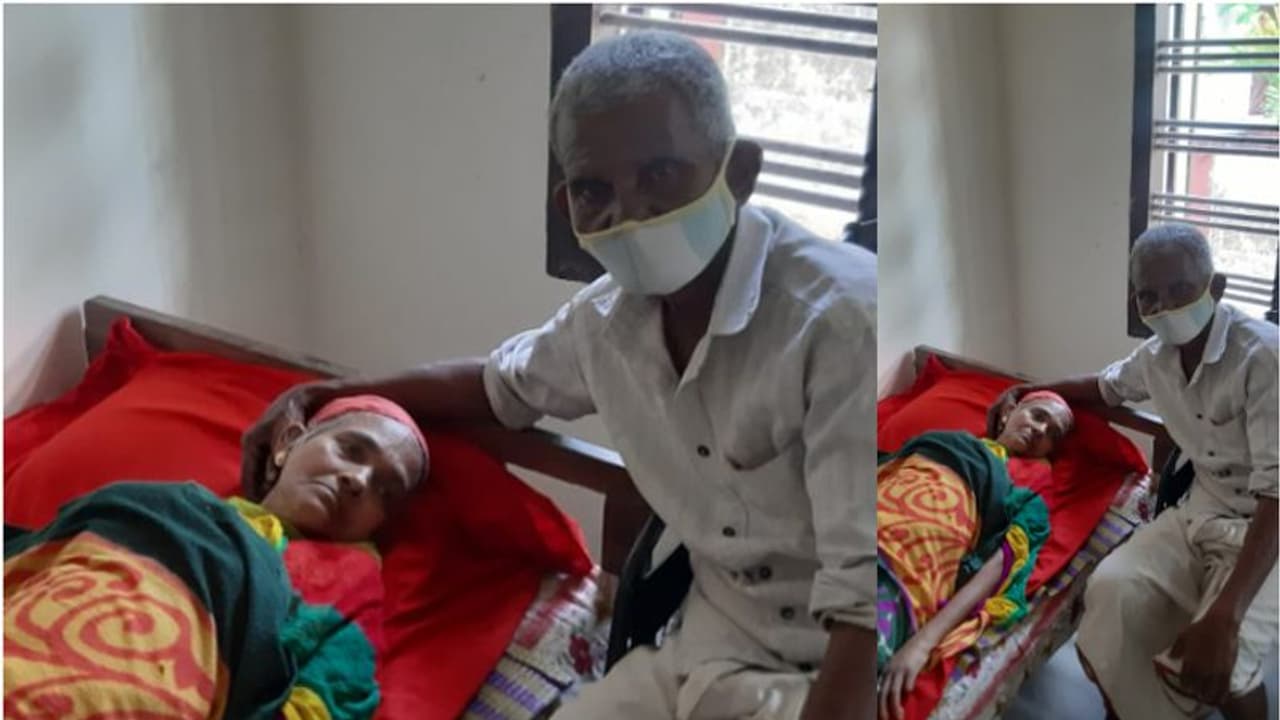 രോഗിയായ ഭാര്യയ്ക്ക് മരുന്ന് വാങ്ങാന് പണമില്ല; റേഷനരി വിറ്റ് വയോധികന്, ദുരിത ജീവിതം രോഗിയായ ഭാര്യയ്ക്ക് മരുന്ന് വാങ്ങാന് പണമില്ല; റേഷനരി വിറ്റ് വയോധികന്, ദുരിത ജീവിതം