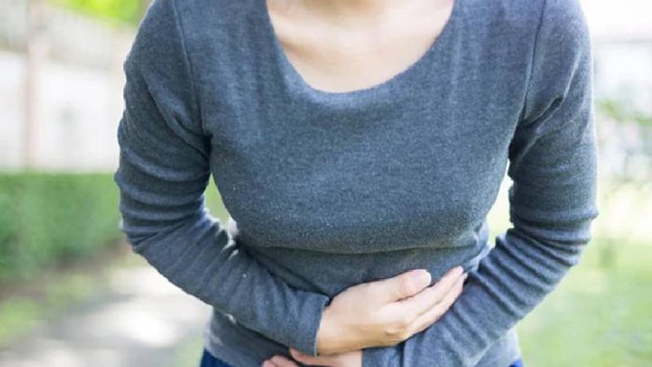 അസിഡിറ്റി അലട്ടുന്നുണ്ടോ? പരിഹാരം വീട്ടിലുണ്ട് ! അസിഡിറ്റി അലട്ടുന്നുണ്ടോ? പരിഹാരം വീട്ടിലുണ്ട് !