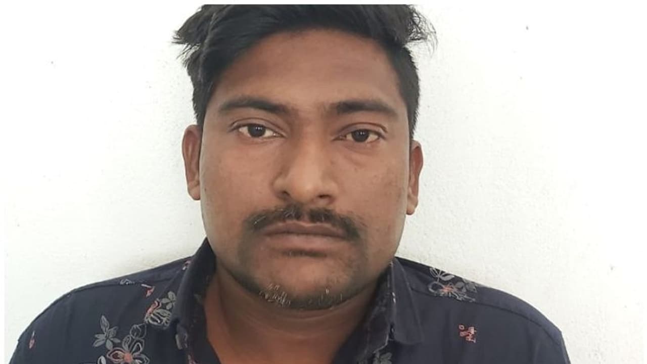 ഏലൂർ ജ്വല്ലറി മോഷണ കേസ് പ്രതി രാജ്യം വിടാനുള്ള ശ്രമത്തിനിടെ അതിർത്തിയിൽ പിടിയിൽ ഏലൂർ ജ്വല്ലറി മോഷണ കേസ് പ്രതി രാജ്യം വിടാനുള്ള ശ്രമത്തിനിടെ അതിർത്തിയിൽ പിടിയിൽ