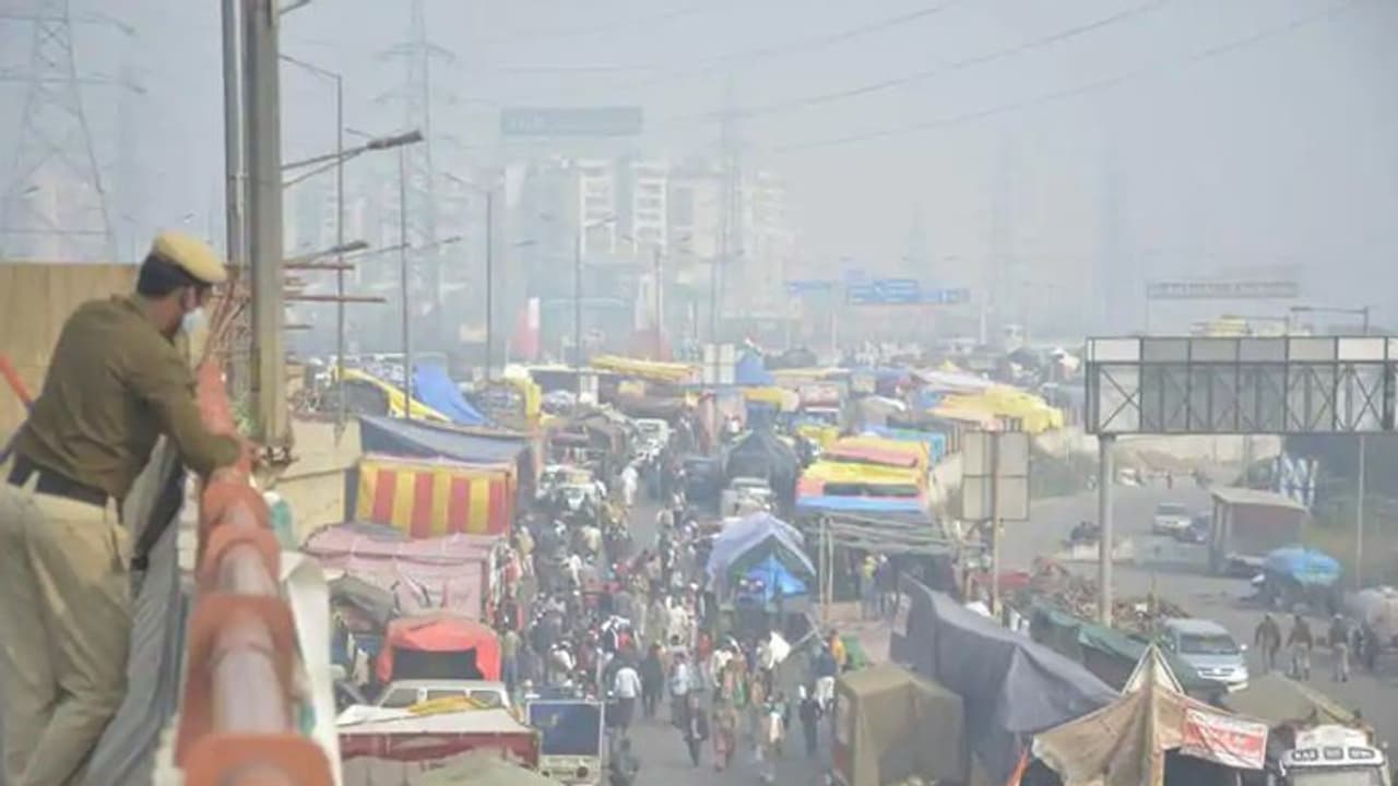30 दिन बीत गए, 6 बार बात भी हुई, लेकिन आखिर किन मुद्दों पर किसान और सरकार के बीच बात अटकी है? 30 दिन बीत गए, 6 बार बात भी हुई, लेकिन आखिर किन मुद्दों पर किसान और सरकार के बीच बात अटकी है?