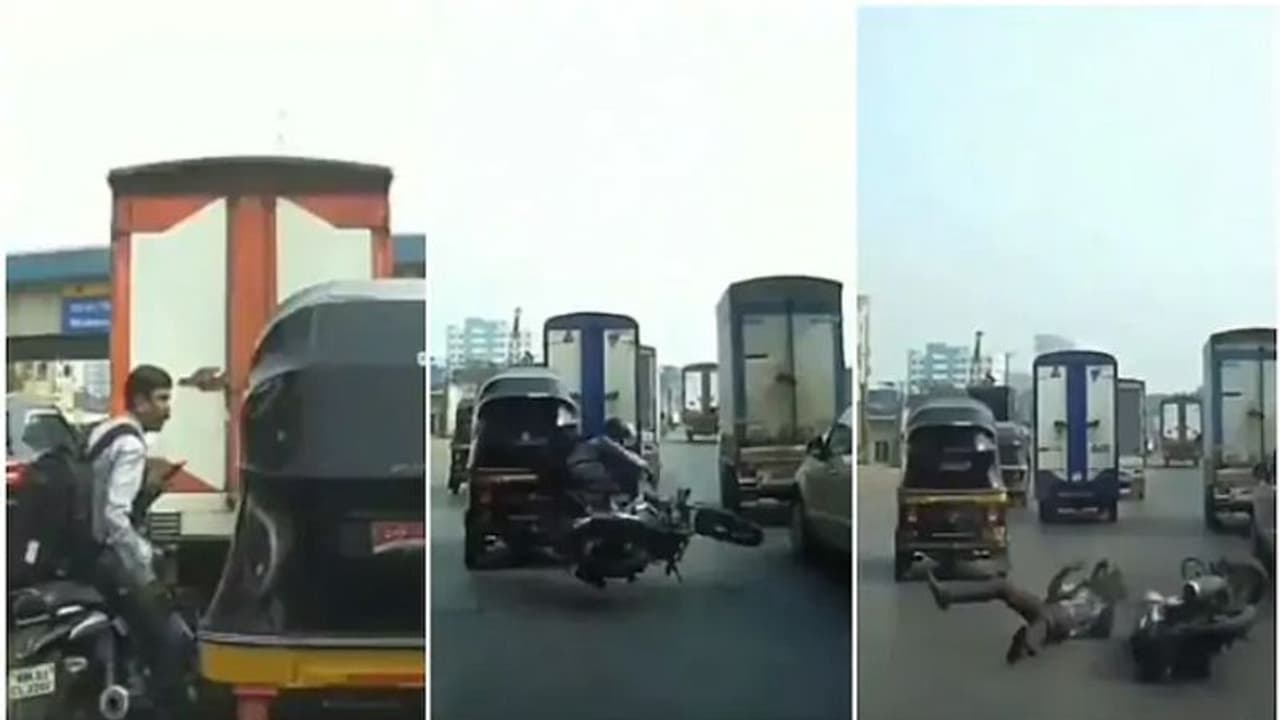 వైరల్ : ఆటో డ్రైవర్ ర్యాష్ డ్రైవింగ్.. ప్రశ్నించినందుకు టూ వీలర్ ని గుద్ది... వైరల్ : ఆటో డ్రైవర్ ర్యాష్ డ్రైవింగ్.. ప్రశ్నించినందుకు టూ వీలర్ ని గుద్ది...