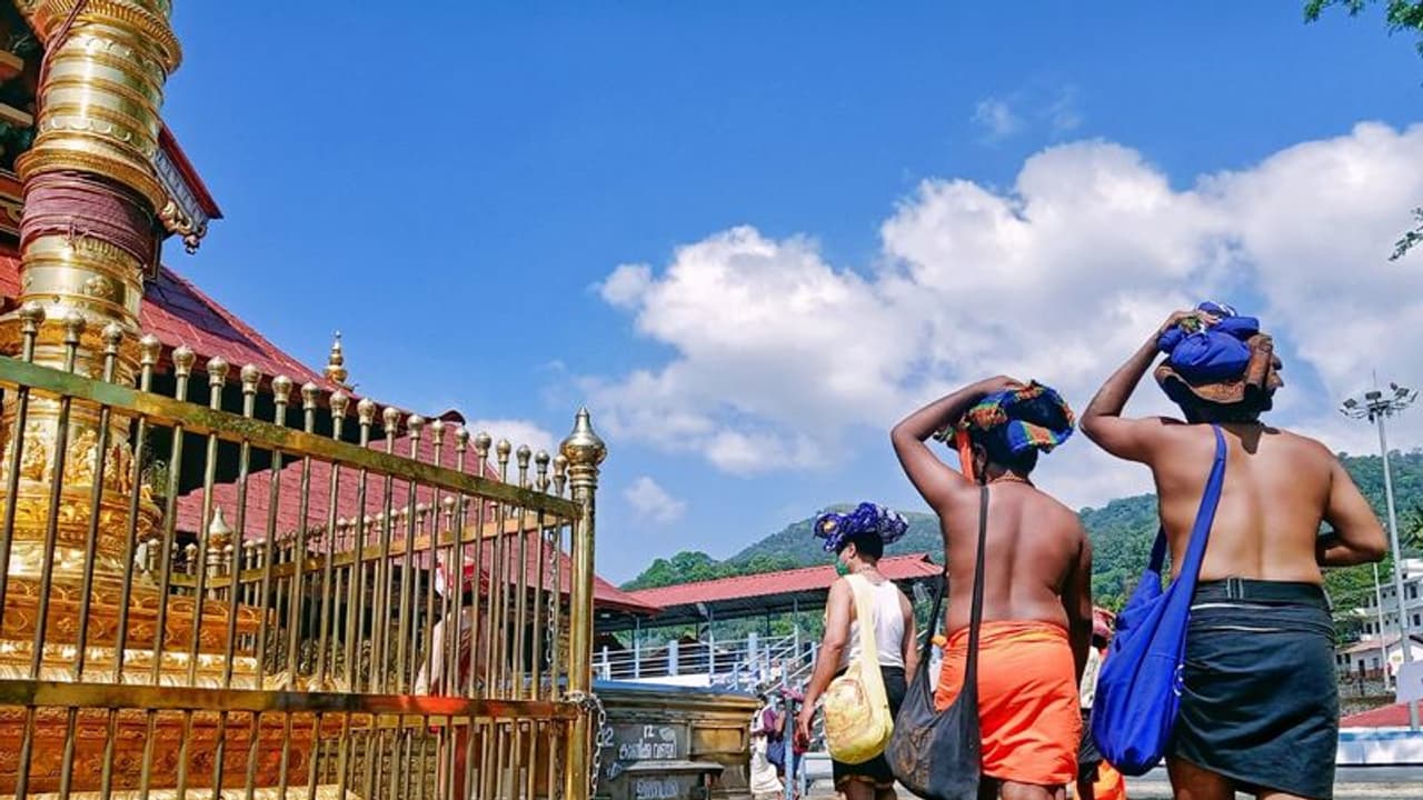 ಮಕರವಿಳಕ್ಕು ಯಾತ್ರೆ ಆರಂಭ: ಇಂದಿನಿಂದ ಭಕ್ತರಿಗೆ ಅಯ್ಯಪ್ಪ ದರ್ಶನ! ಮಕರವಿಳಕ್ಕು ಯಾತ್ರೆ ಆರಂಭ: ಇಂದಿನಿಂದ ಭಕ್ತರಿಗೆ ಅಯ್ಯಪ್ಪ ದರ್ಶನ!