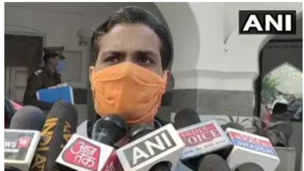 ജീവന് ഭീഷണിയെന്ന് പരാതി; മതം മാറിയ യുവാവിന് സുരക്ഷ നല്കി യുപി പൊലീസ് ജീവന് ഭീഷണിയെന്ന് പരാതി; മതം മാറിയ യുവാവിന് സുരക്ഷ നല്കി യുപി പൊലീസ്