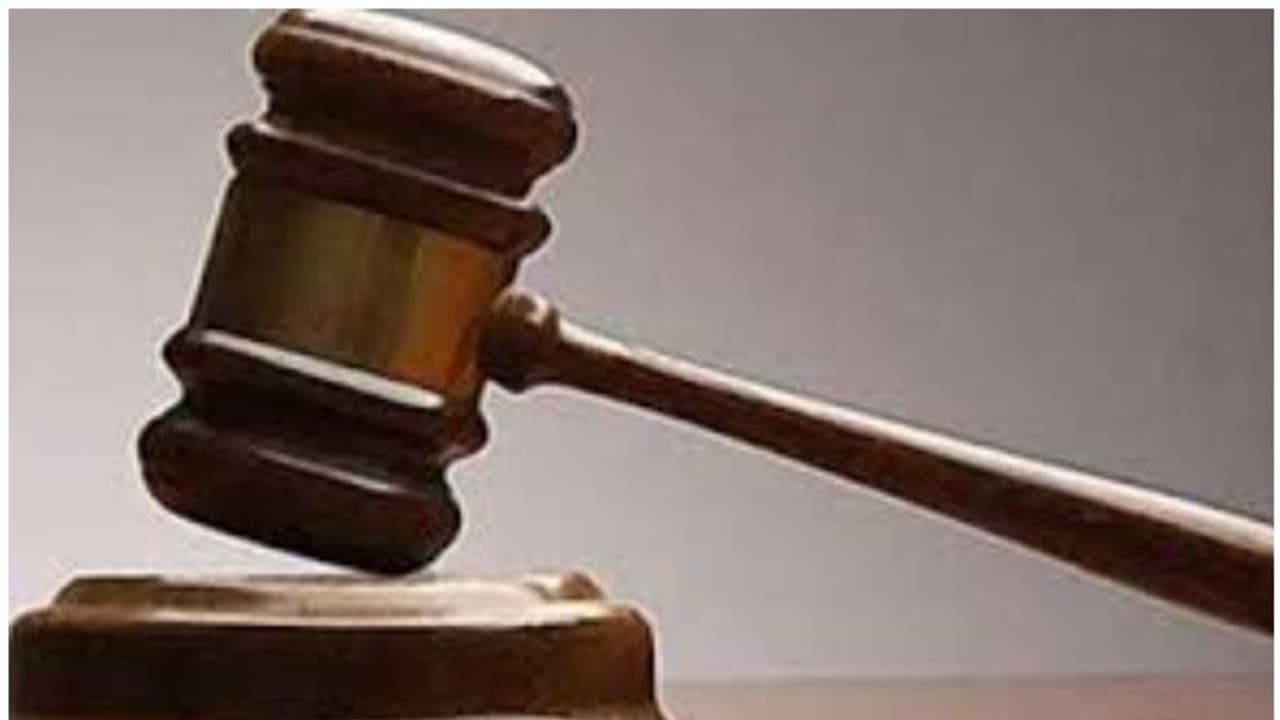 ಪ್ರೀತಿಯಲ್ಲಿ ಬಿದ್ದ ಹುಡುಗನಿಗೂ ಸುರಕ್ಷಿತ ಭವಿಷ್ಯದ ಹಕ್ಕಿದೆ: ಆರೋಪಿ ಯುವಕನಿಗೆ ಜಾಮೀನು! ಪ್ರೀತಿಯಲ್ಲಿ ಬಿದ್ದ ಹುಡುಗನಿಗೂ ಸುರಕ್ಷಿತ ಭವಿಷ್ಯದ ಹಕ್ಕಿದೆ: ಆರೋಪಿ ಯುವಕನಿಗೆ ಜಾಮೀನು!