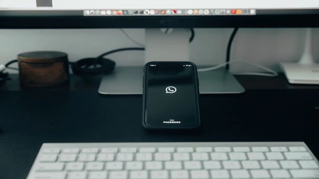 വാട്ട്‌സ്ആപ്പ് ഡെസ്‌ക്ടോപ്പില്‍ കൂടുതല്‍ സുരക്ഷഫീച്ചര്‍, ഇനി ഫേസ് ഐഡിയും വിരലടയാളവും നിര്‍ബന്ധം!