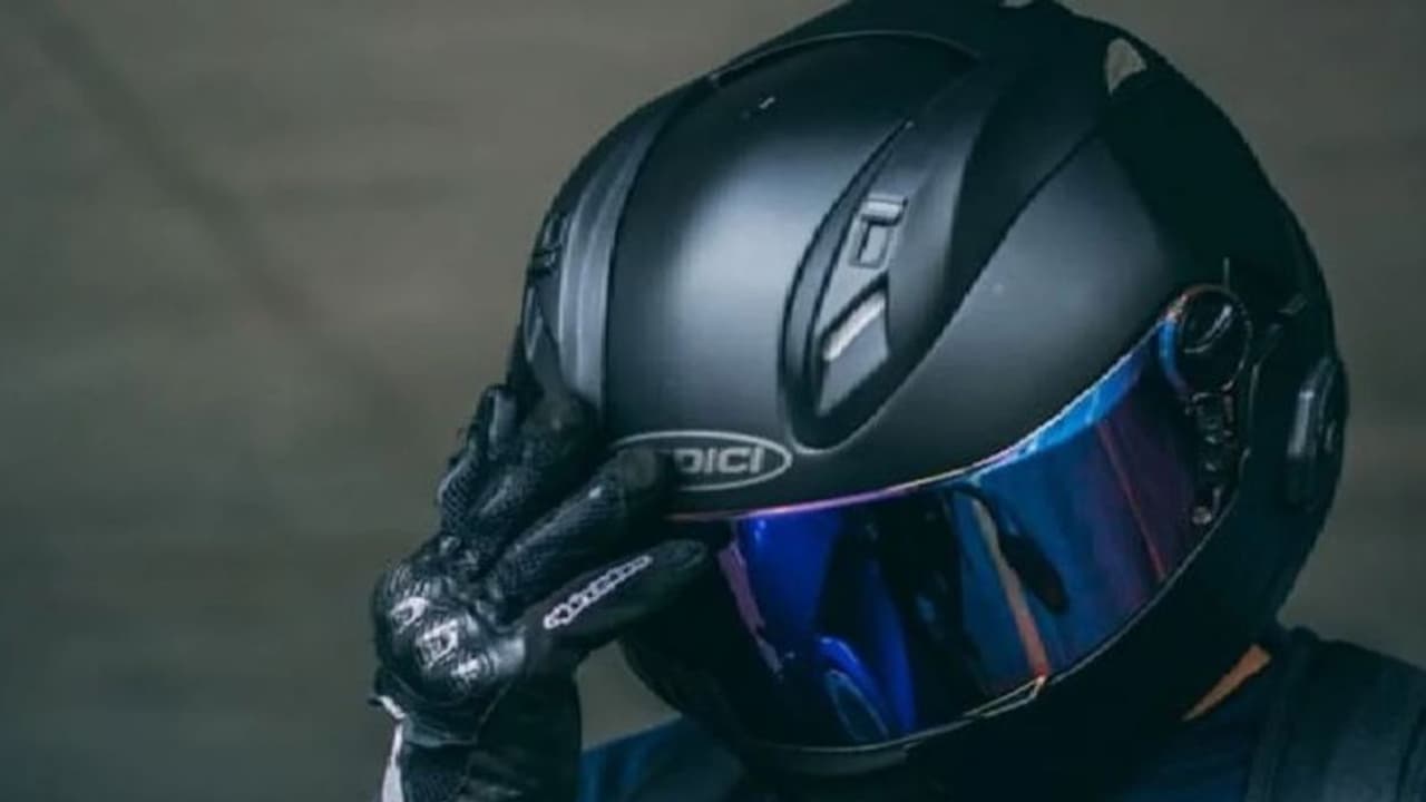  ഹെല്‍മറ്റില്‍ ക്യാമറ നിരോധിച്ചു; വിലക്ക് ലംഘിച്ചാല്‍ ആയിരം രൂപ പിഴ, 3 മാസത്തേക്ക് ലൈസന്‍സ് റദ്ദാക്കും