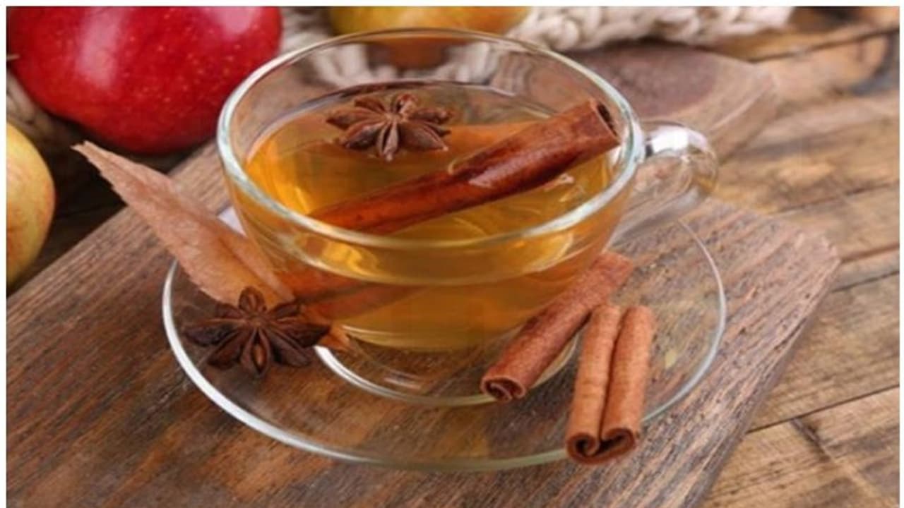 Cinnamon Water : കറുവപ്പട്ടയിട്ട് തിളപ്പിച്ച വെള്ളം കുടിച്ചാലുള്ള ആരോഗ്യഗുണങ്ങൾ Cinnamon Water : കറുവപ്പട്ടയിട്ട് തിളപ്പിച്ച വെള്ളം കുടിച്ചാലുള്ള ആരോഗ്യഗുണങ്ങൾ