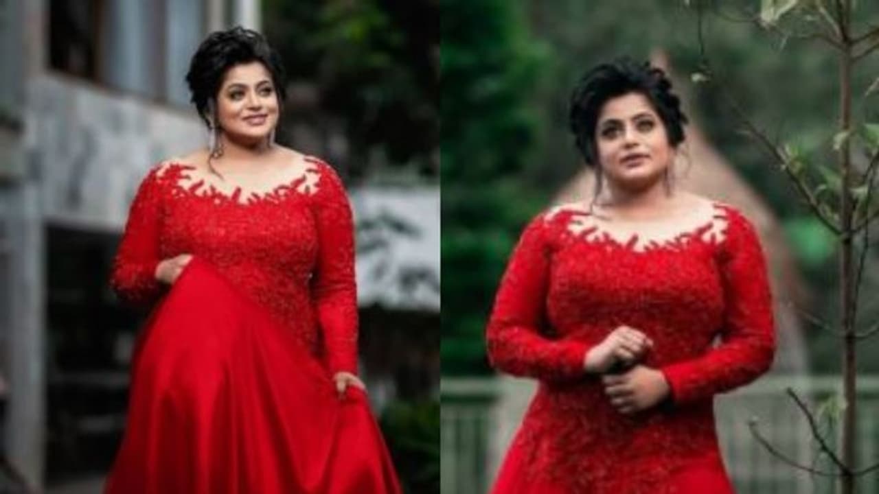 ചുവപ്പില് തിളങ്ങി വീണ; പുതിയ ഫോട്ടോഷൂട്ട് ചിത്രങ്ങളുമായി താരം ചുവപ്പില് തിളങ്ങി വീണ; പുതിയ ഫോട്ടോഷൂട്ട് ചിത്രങ്ങളുമായി താരം