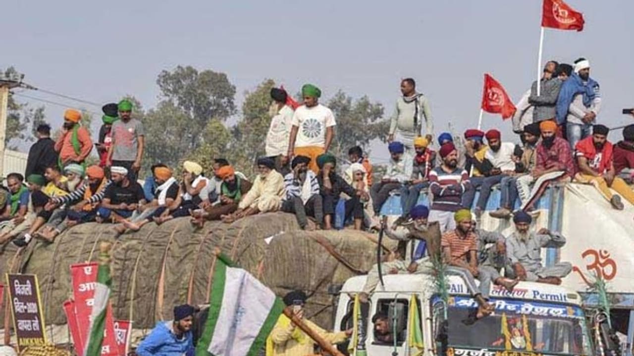 'വിട്ടുവീഴ്ചയില്ലാതെ', കാർഷിക നിയമം പിൻവലിക്കില്ലെന്ന് കേന്ദ്രം, കടുപ്പിച്ച് കർഷകരും 'വിട്ടുവീഴ്ചയില്ലാതെ', കാർഷിക നിയമം പിൻവലിക്കില്ലെന്ന് കേന്ദ്രം, കടുപ്പിച്ച് കർഷകരും