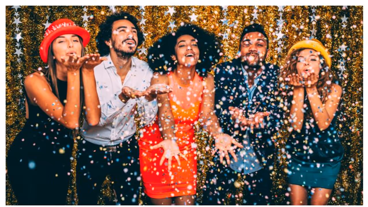 പുതുവത്സരാഘോഷം ജാഗ്രതയോടെ; നിയമം ലംഘിച്ചാല് വന് തുക പിഴ, നിര്ദ്ദേശങ്ങളുമായി ദുബൈ അധികൃതര് പുതുവത്സരാഘോഷം ജാഗ്രതയോടെ; നിയമം ലംഘിച്ചാല് വന് തുക പിഴ, നിര്ദ്ദേശങ്ങളുമായി ദുബൈ അധികൃതര്