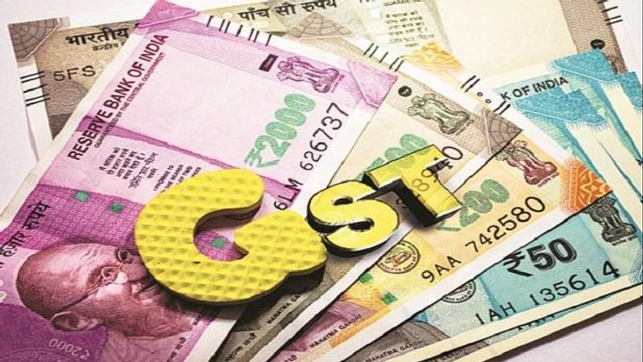 പ്രതിസന്ധിയില് നിന്ന് രാജ്യം കരകയറുന്ന സൂചന; റെക്കോര്ഡിട്ട് ജിഎസ്ടി വരുമാനം പ്രതിസന്ധിയില് നിന്ന് രാജ്യം കരകയറുന്ന സൂചന; റെക്കോര്ഡിട്ട് ജിഎസ്ടി വരുമാനം