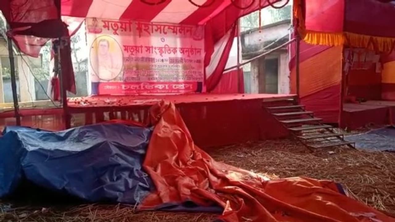 মতুয়া মহাসম্মেলনে দুষ্কৃতী হামলা, অনুষ্ঠান চলাকালীন এলোপাথাড়ি গুলি চালাল হামলাকারীরা মতুয়া মহাসম্মেলনে দুষ্কৃতী হামলা, অনুষ্ঠান চলাকালীন এলোপাথাড়ি গুলি চালাল হামলাকারীরা