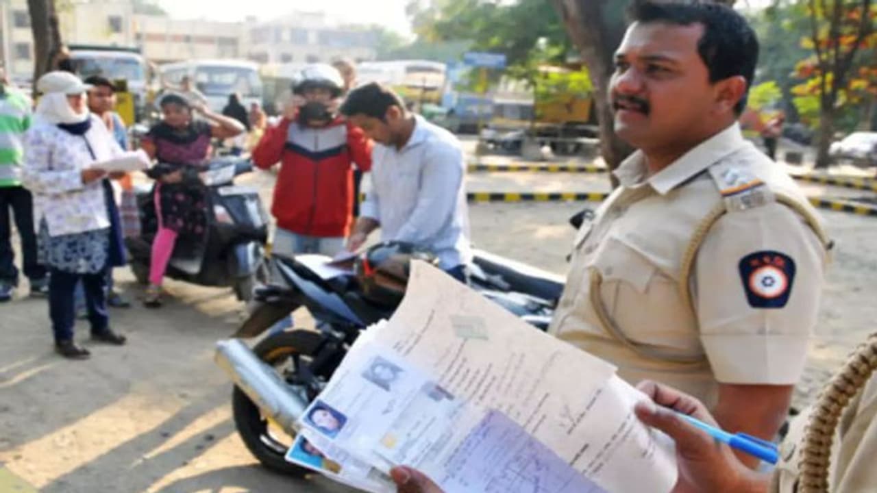 कार बाइक स्कूटी के हैं मालिक तो 31 दिसंबर तक जरूर कर लें ये काम, नहीं किया तो 1 जनवरी से देना पड़ेगा जुर्माना कार बाइक स्कूटी के हैं मालिक तो 31 दिसंबर तक जरूर कर लें ये काम, नहीं किया तो 1 जनवरी से देना पड़ेगा जुर्माना