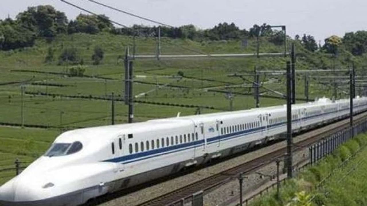 ബുള്ളറ്റ് ട്രെയിനിനായി സ്ഥലം; കർഷകനെ തെറ്റിദ്ധരിപ്പിച്ച് കൊടും ചതി, തട്ടിയെടുത്തത് ഒന്നും രണ്ടുമല്ല, 75 ലക്ഷം ബുള്ളറ്റ് ട്രെയിനിനായി സ്ഥലം; കർഷകനെ തെറ്റിദ്ധരിപ്പിച്ച് കൊടും ചതി, തട്ടിയെടുത്തത് ഒന്നും രണ്ടുമല്ല, 75 ലക്ഷം