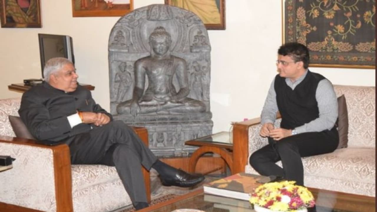 রাজ্যপাল সৌরভ সাক্ষাৎ, 'নানা বিষয়ে আলোচনা', জানালেন জগদীপ ধনখড় রাজ্যপাল সৌরভ সাক্ষাৎ, 'নানা বিষয়ে আলোচনা', জানালেন জগদীপ ধনখড়