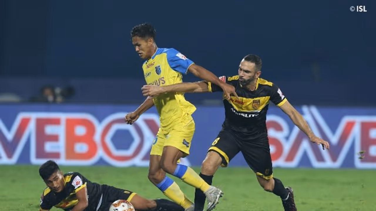 ISL 2020: హైదరాబాద్ ఎఫ్‌సీ వరుసగా రెండో ఓటమి... కేరళ బ్లాస్టర్స్ చేతిలో చిత్తు...