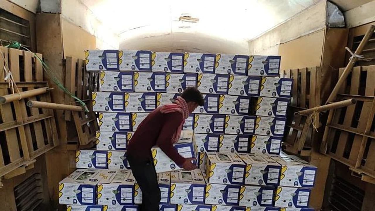 विदेशी संतरों से भरे ट्रक में कोकीन व मेथामफेटामाइन की कर रहे थे सप्लाई, 1476 करोड़ का ड्रग पकड़ा गया विदेशी संतरों से भरे ट्रक में कोकीन व मेथामफेटामाइन की कर रहे थे सप्लाई, 1476 करोड़ का ड्रग पकड़ा गया