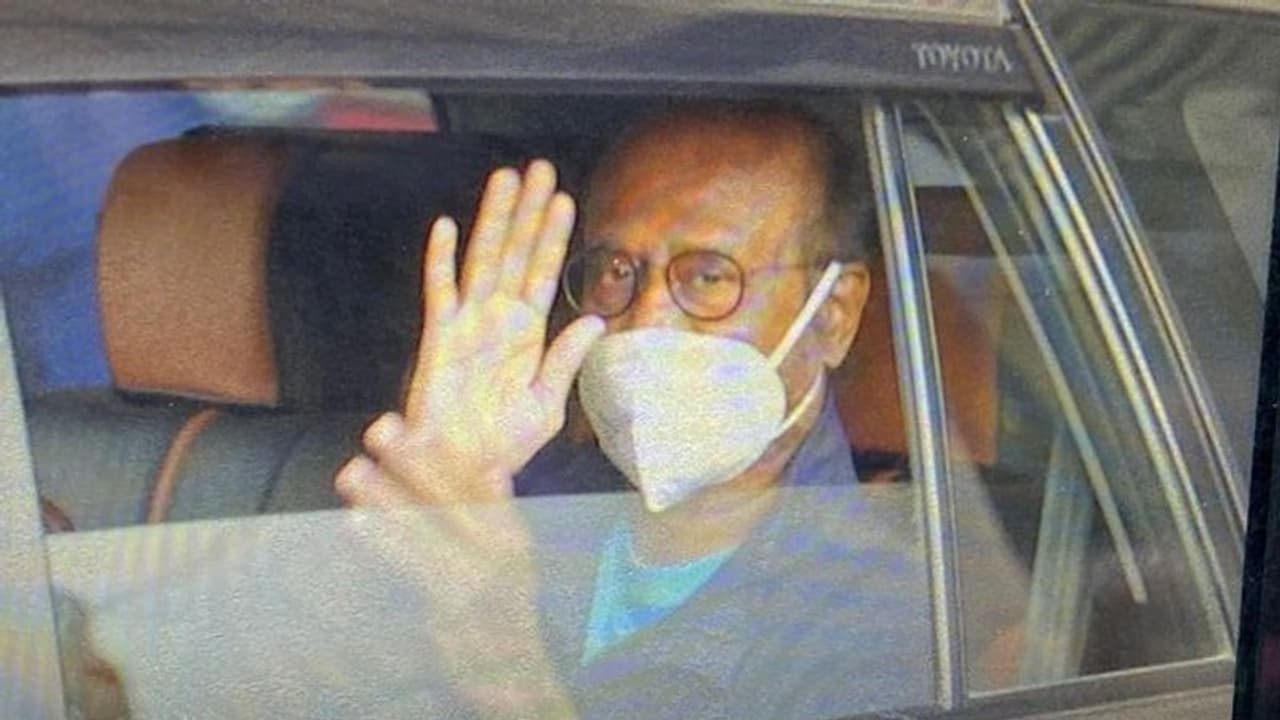 Rajinikanth won't start political party, asks fans to forgive him Rajinikanth won't start political party, asks fans to forgive him