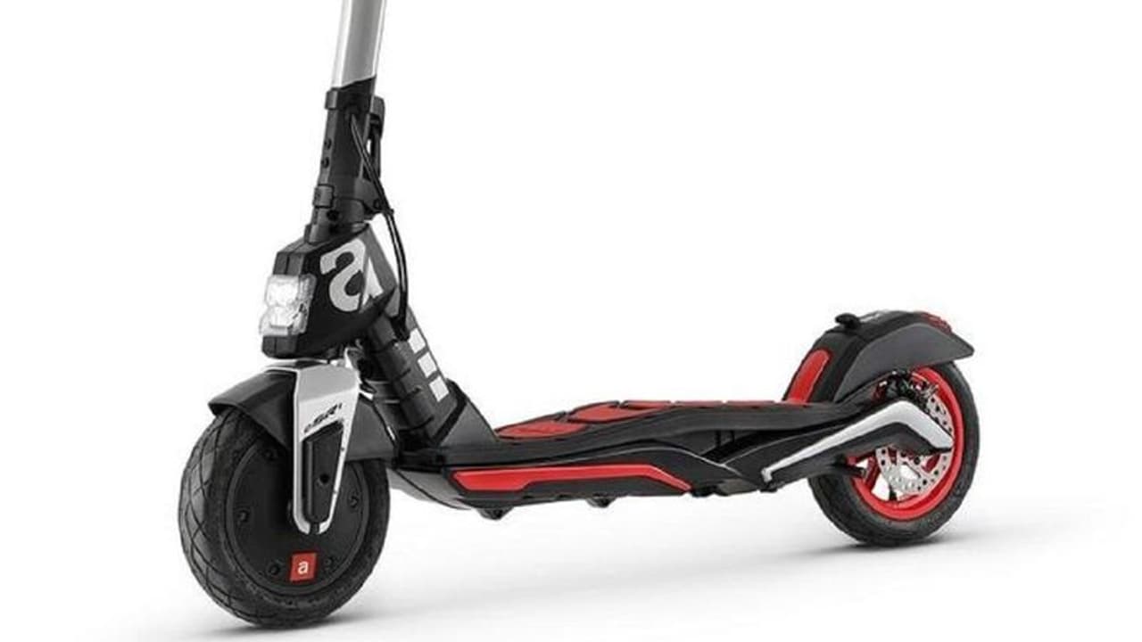 വരുന്നൂ അപ്രീലിയ eSR1 ഇലക്ട്രിക് മൈക്രോ സ്കൂട്ടര് വരുന്നൂ അപ്രീലിയ eSR1 ഇലക്ട്രിക് മൈക്രോ സ്കൂട്ടര്