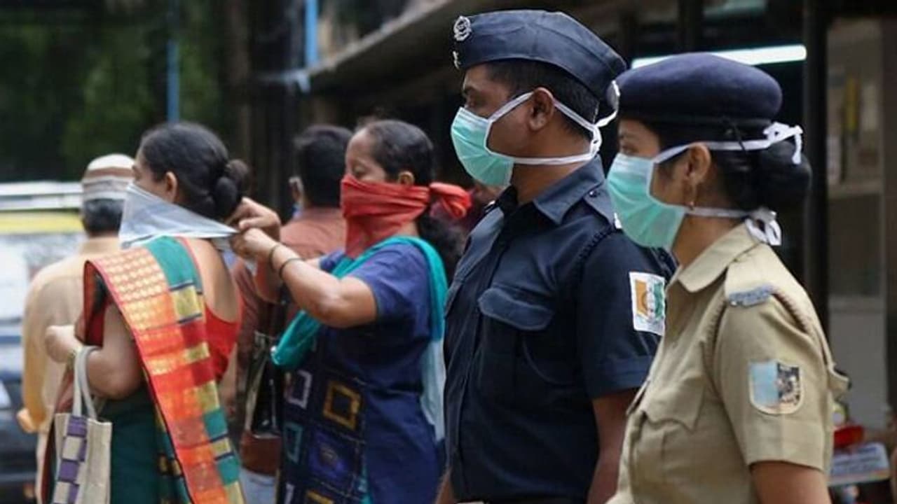 नए साल को लेकर गृह मंत्रालय ने जारी की एडवाइजरी, कहा पार्टी में लापरवाही न करें, चौकसी की जरूरत नए साल को लेकर गृह मंत्रालय ने जारी की एडवाइजरी, कहा पार्टी में लापरवाही न करें, चौकसी की जरूरत