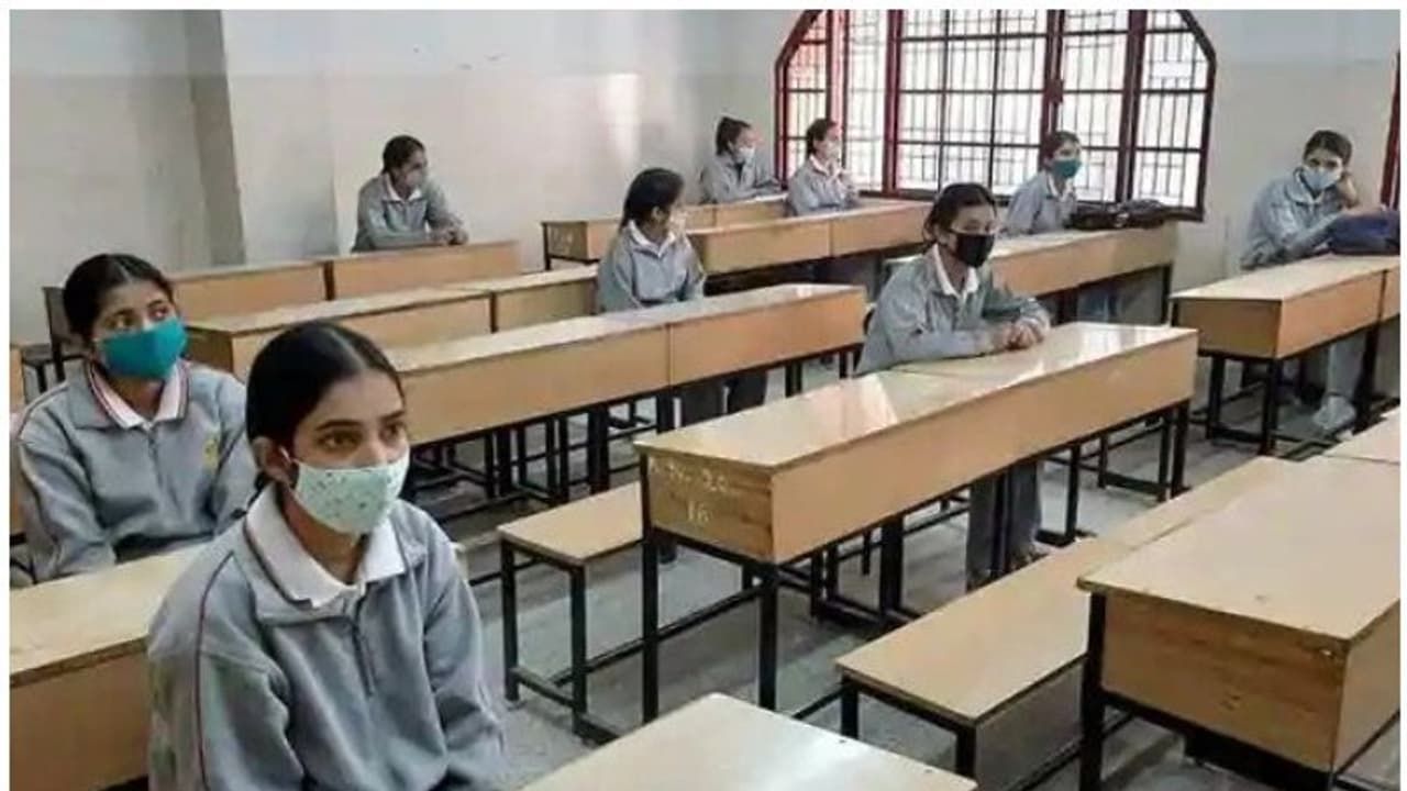 ക്വാറന്റൈന്‍ ലംഘിച്ച് പ്രിന്‍സിപ്പാള്‍ സ്‌കൂളിലെത്തി; ആരോഗ്യ വകുപ്പ് സ്‌കൂള്‍ അടപ്പിച്ചു