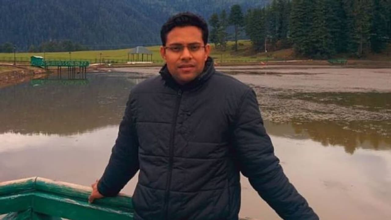 ഉദ്യോഗസ്ഥർക്ക് വേണ്ടത് ജനങ്ങളുടെ പ്രശ്നങ്ങൾ മനസിലാക്കി പരിഹരിക്കാനുള്ള മനസാണ്, ഉദാഹരണമാണ് വികാസ് ഉദ്യോഗസ്ഥർക്ക് വേണ്ടത് ജനങ്ങളുടെ പ്രശ്നങ്ങൾ മനസിലാക്കി പരിഹരിക്കാനുള്ള മനസാണ്, ഉദാഹരണമാണ് വികാസ്