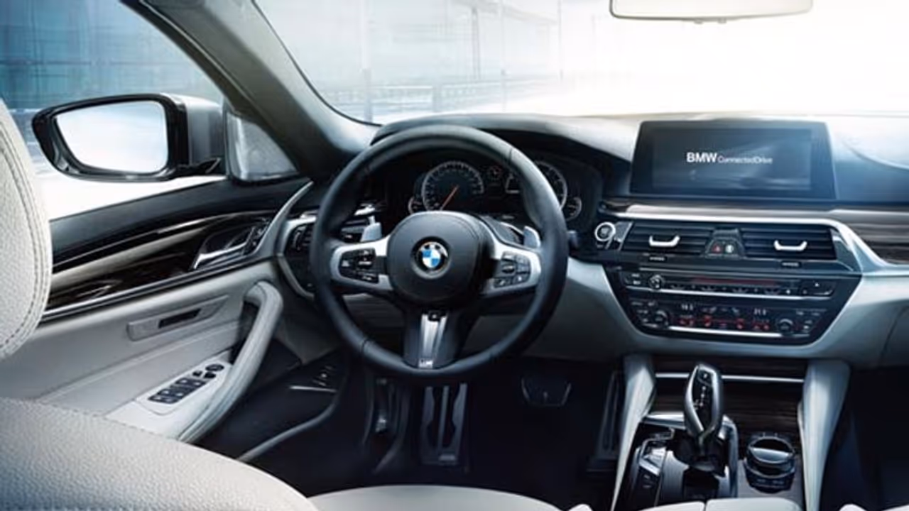 വരുന്നൂ ബിഎംഡബ്ല്യു 5 സീരീസ് പുതിയ പതിപ്പ് വരുന്നൂ ബിഎംഡബ്ല്യു 5 സീരീസ് പുതിയ പതിപ്പ്