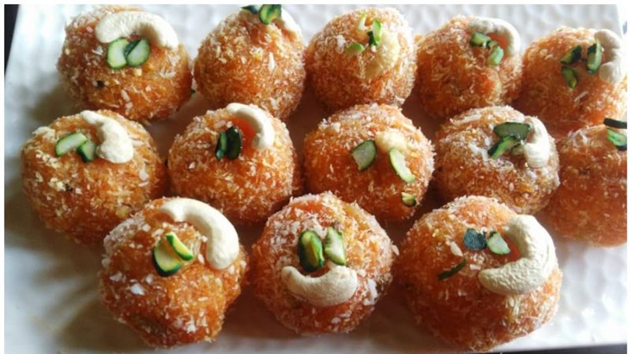 കാരറ്റും തേങ്ങയും കൊണ്ട് കിടിലൊരു ലഡു ഉണ്ടാക്കിയാലോ...