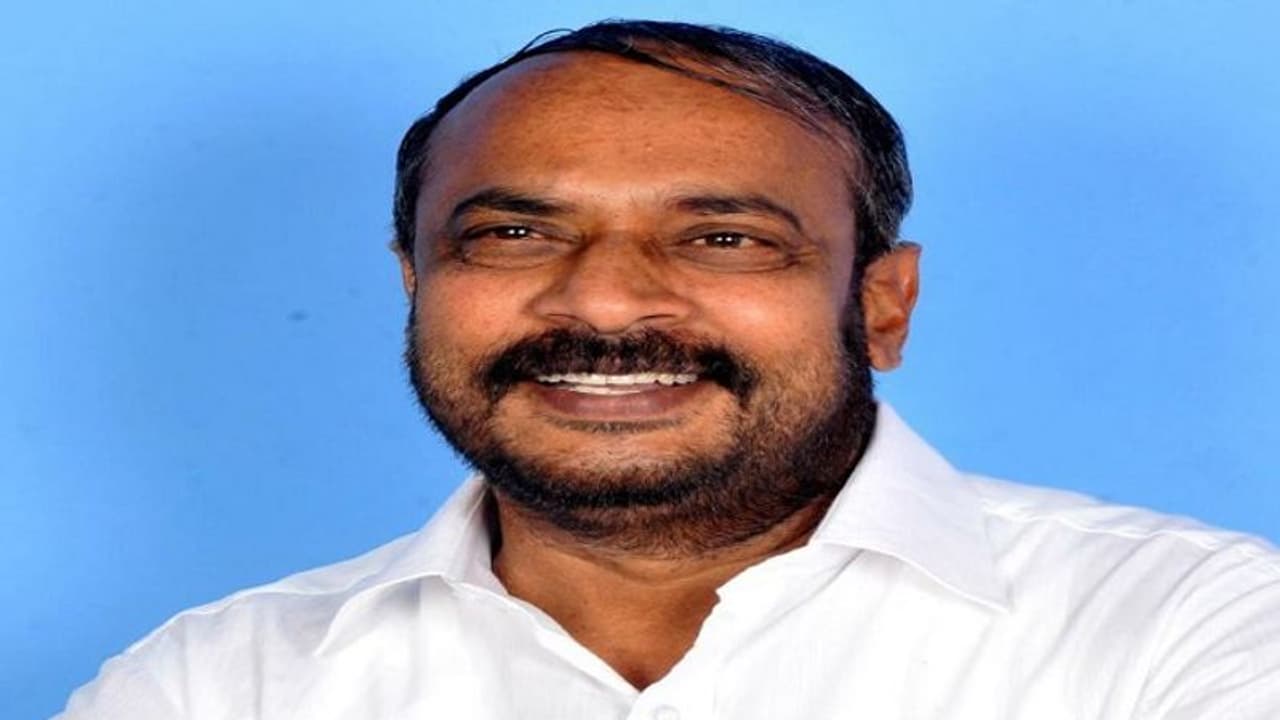 'ಧರ್ಮೇಗೌಡರ ಸಾವಿಗೆ ಪ್ರಪಂಚಕ್ಕೆ ತಿಳಿಯದ ಕಾರಣ ಇರಬಹುದು' 'ಧರ್ಮೇಗೌಡರ ಸಾವಿಗೆ ಪ್ರಪಂಚಕ್ಕೆ ತಿಳಿಯದ ಕಾರಣ ಇರಬಹುದು'