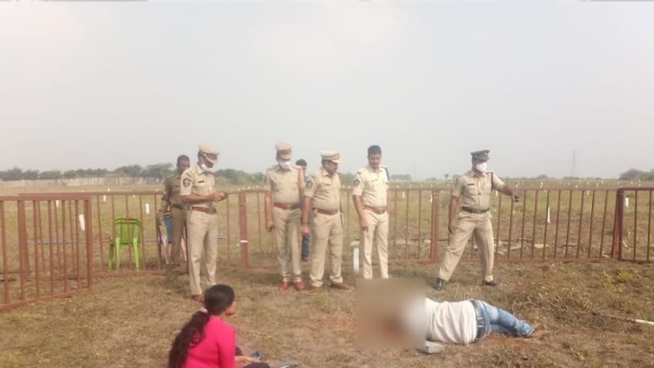 నందం సుబ్బయ్య హత్య: ఎమ్మెల్యేపై కేసు పెట్టాల్సందే.. లోకేశ్ డిమాండ్ నందం సుబ్బయ్య హత్య: ఎమ్మెల్యేపై కేసు పెట్టాల్సందే.. లోకేశ్ డిమాండ్