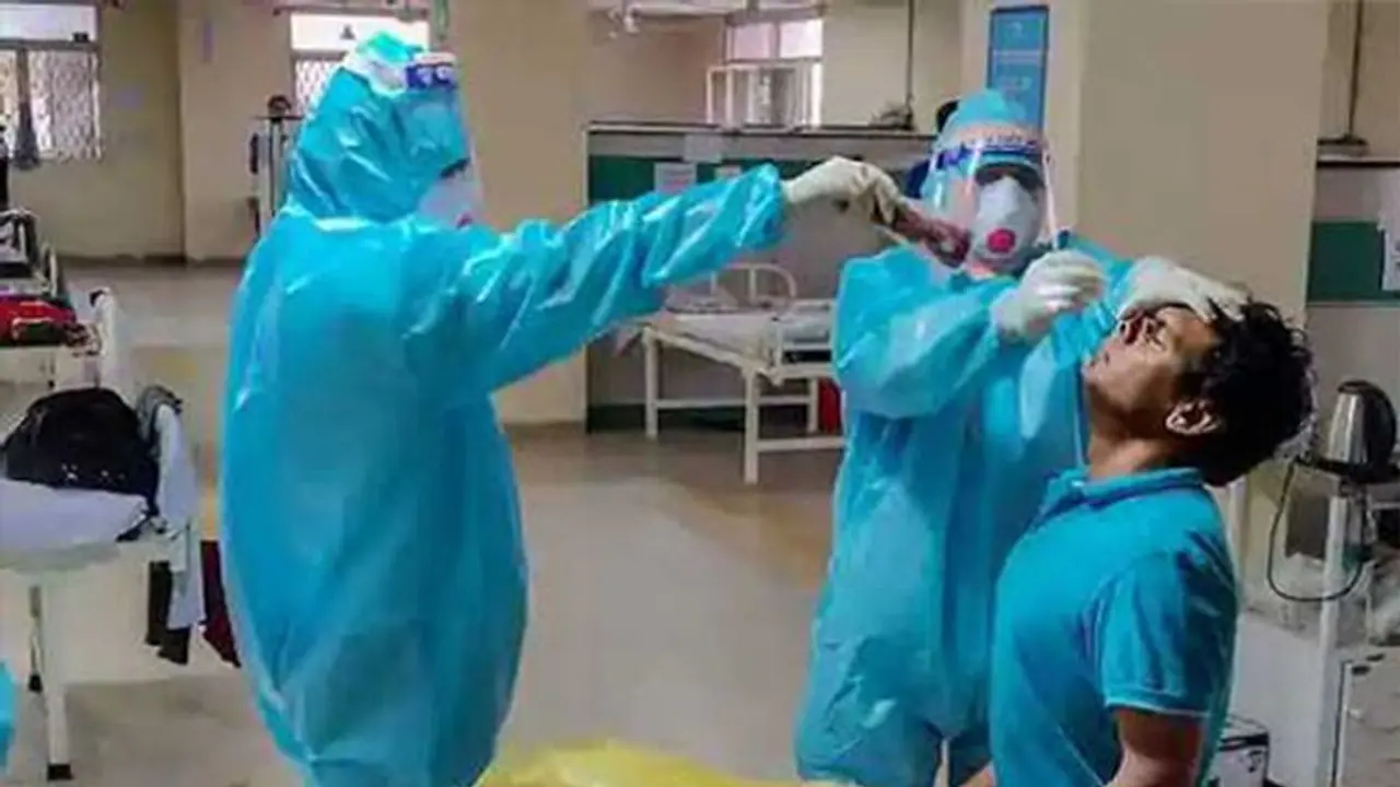 കൊവിഡ് ഏറ്റവും ഗുരുതരമായി ബാധിച്ചത് പുരുഷന്മാരെയാണെന്ന് കേന്ദ്ര ആരോഗ്യമന്ത്രാലയം കൊവിഡ് ഏറ്റവും ഗുരുതരമായി ബാധിച്ചത് പുരുഷന്മാരെയാണെന്ന് കേന്ദ്ര ആരോഗ്യമന്ത്രാലയം