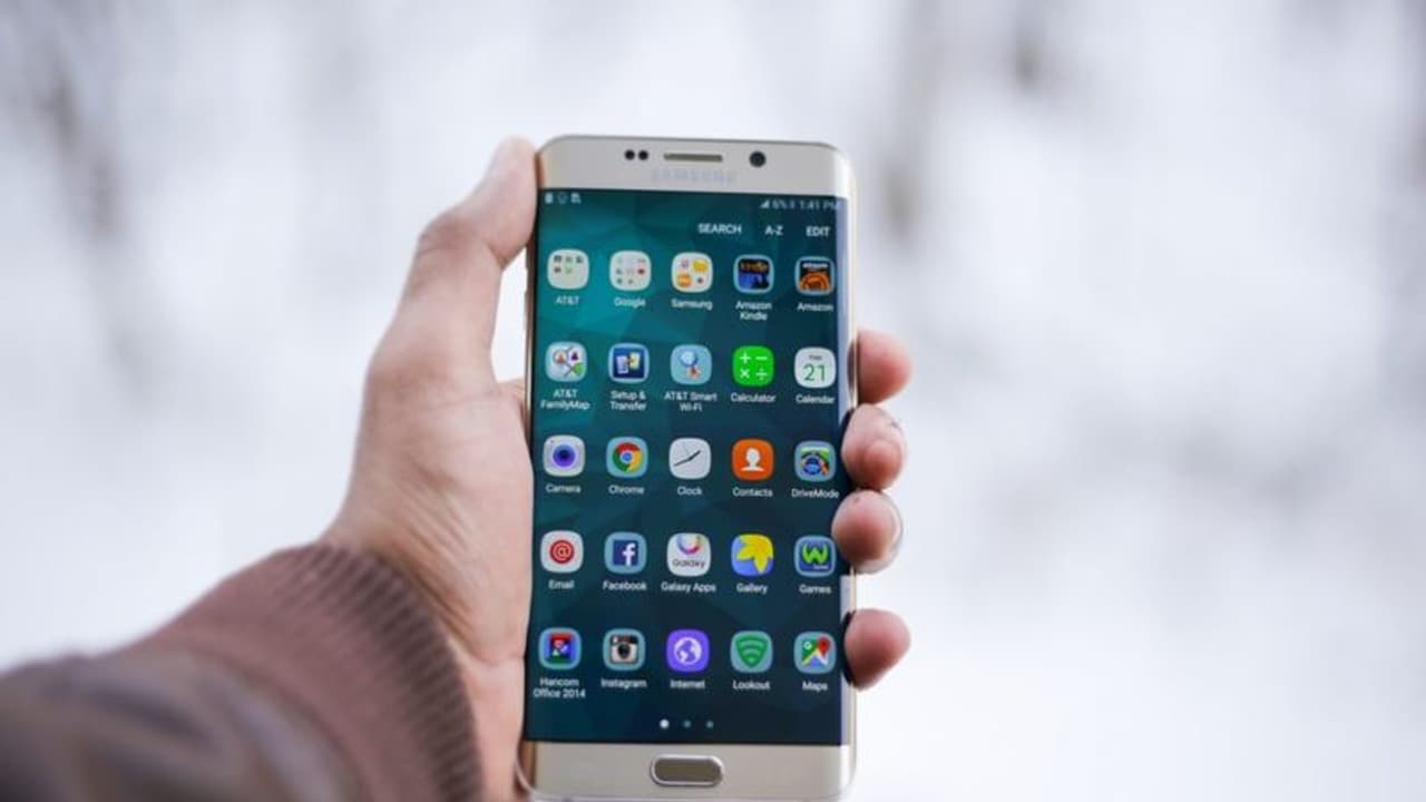 ఆన్లైన్ లోన్ యాప్స్: ఢిల్లీలో సీసీఎస్ కాపు.. ప్రధాన సూత్రధారి లాంబో అరెస్ట్ ఆన్లైన్ లోన్ యాప్స్: ఢిల్లీలో సీసీఎస్ కాపు.. ప్రధాన సూత్రధారి లాంబో అరెస్ట్