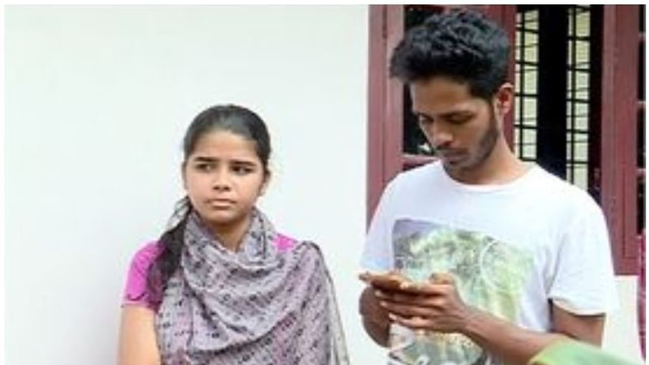 മിശ്രവിവാഹിതർക്ക് നേരെ പെൺകുട്ടിയുടെ വീട്ടുകാരുടെ ആക്രമണം; നടപടിയെടുക്കാതെ പാലക്കാട്ടെ പൊലീസ് മിശ്രവിവാഹിതർക്ക് നേരെ പെൺകുട്ടിയുടെ വീട്ടുകാരുടെ ആക്രമണം; നടപടിയെടുക്കാതെ പാലക്കാട്ടെ പൊലീസ്