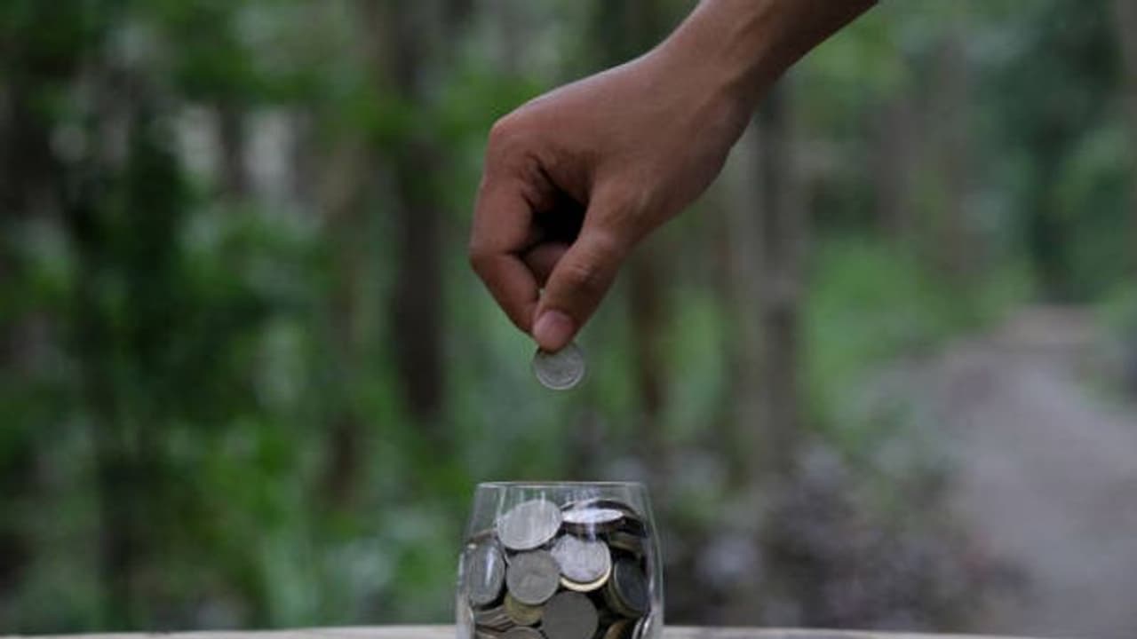 আর্থিক সমস্যায় জর্জরিত, ৫ টি সোমবার নিষ্ঠাভরে পালন করুন এই নিয়ম আর্থিক সমস্যায় জর্জরিত, ৫ টি সোমবার নিষ্ঠাভরে পালন করুন এই নিয়ম