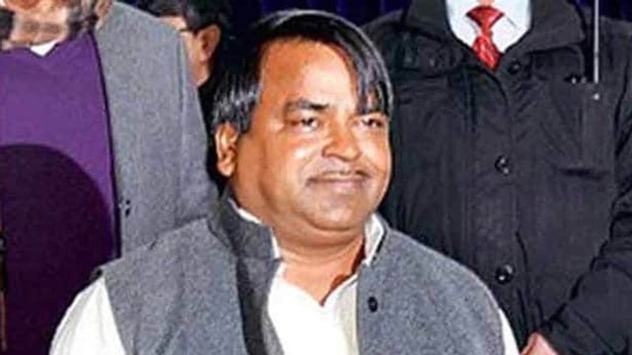 Chitrakoot rape case | ബലാത്സംഗക്കേസിൽ യുപി മുൻ മന്ത്രി ഗായത്രി പ്രജാപതിക്ക് ജീവപര്യന്തം Chitrakoot rape case | ബലാത്സംഗക്കേസിൽ യുപി മുൻ മന്ത്രി ഗായത്രി പ്രജാപതിക്ക് ജീവപര്യന്തം